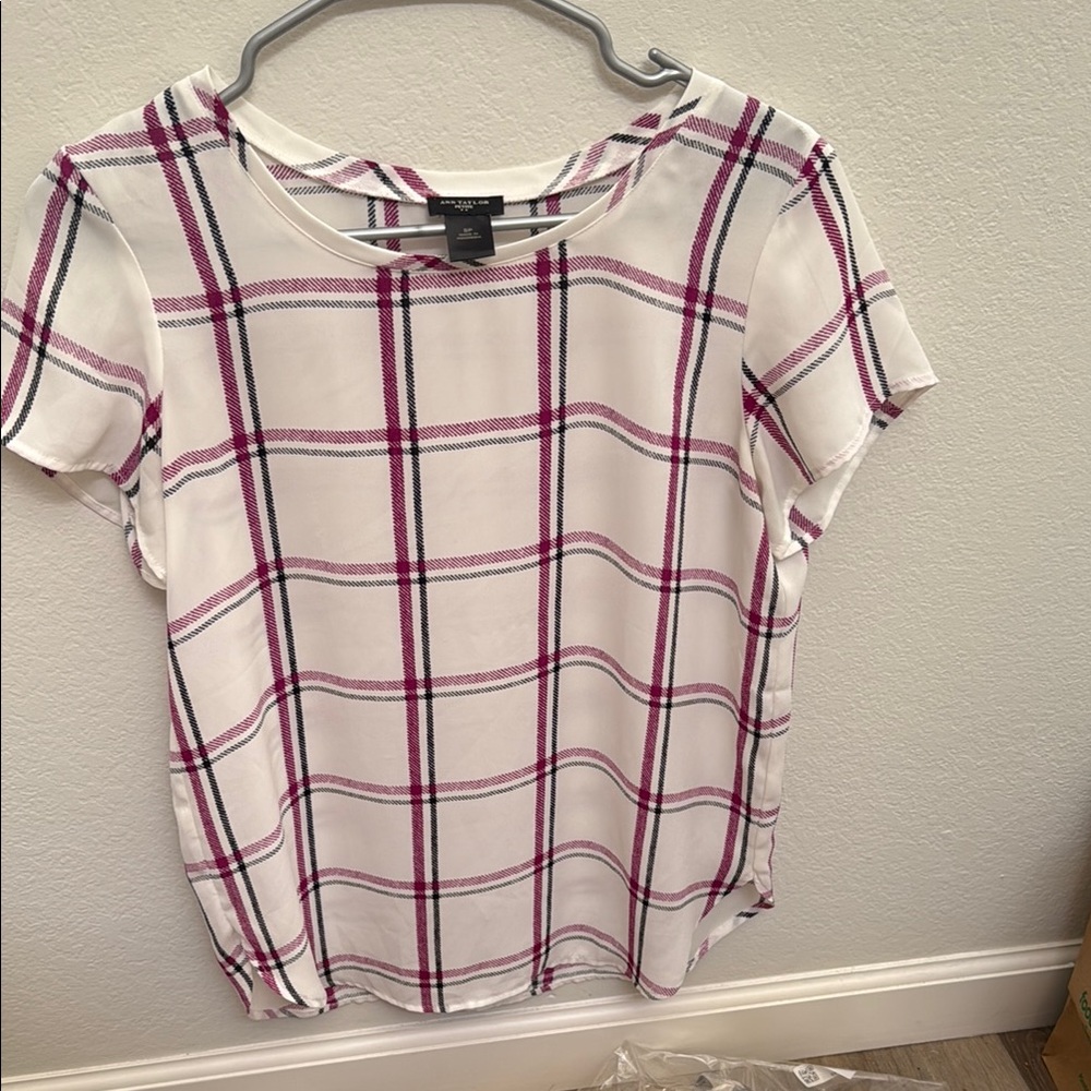 Women's Plaid Short Sleeve Top - Pink and White